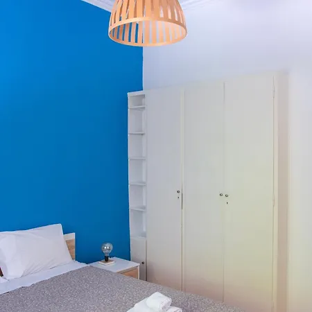 Bright And Cozy In The Center Of