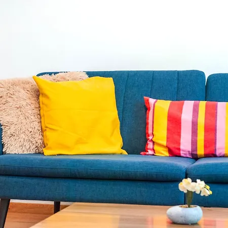 Bright And Cozy In The Center Of Apartment