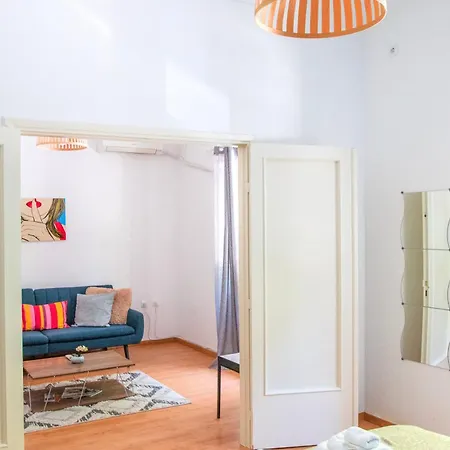 Bright And Cozy In The Center Of Apartment *